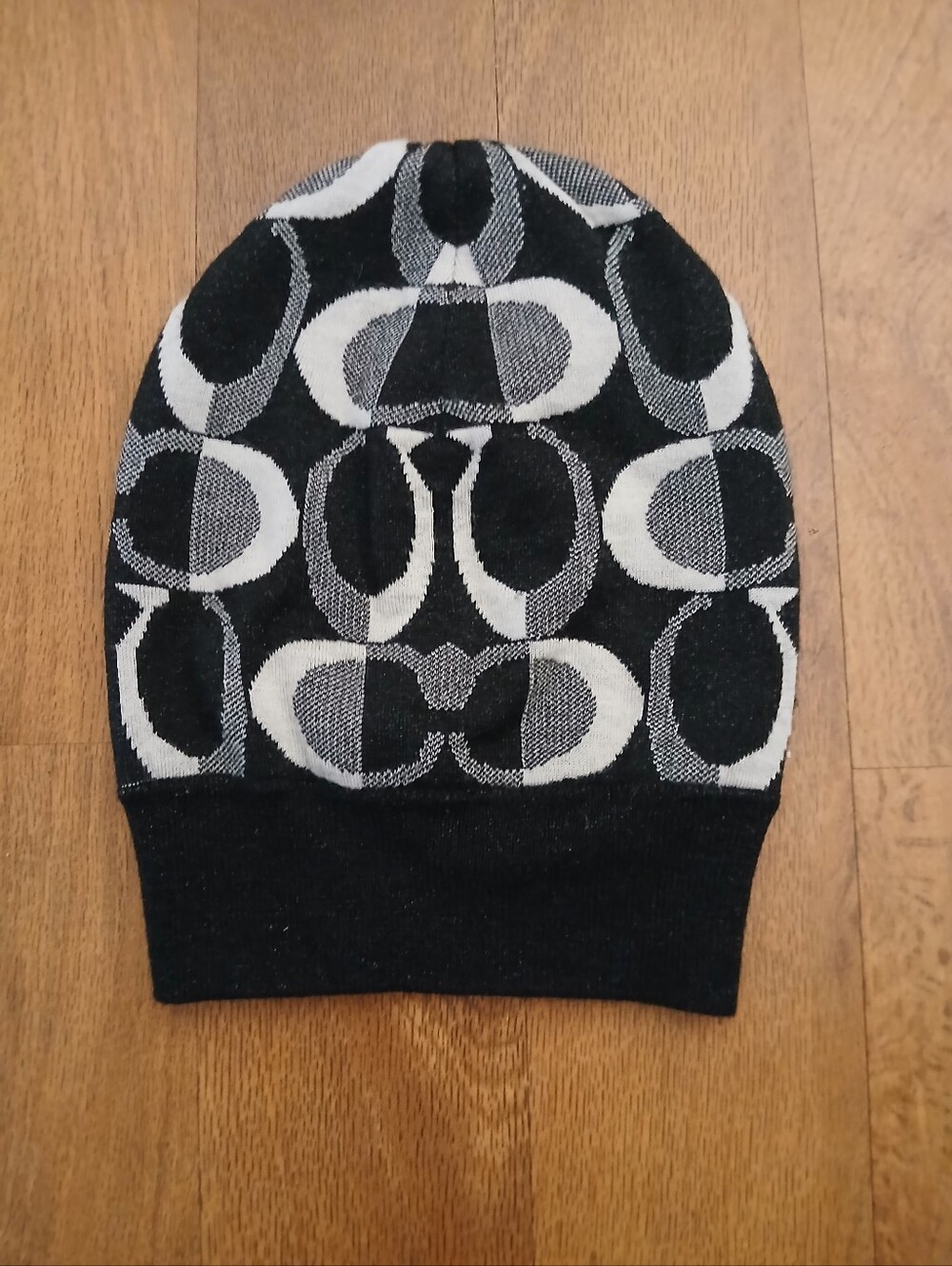 NWOT/ COACH signature metallic beanie